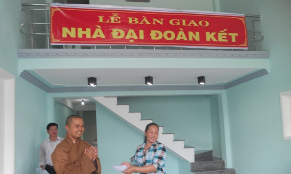 Đà Nẵng: Chùa Phổ Quang bàn giao nhà Đại đoàn kết cho hộ nghèo