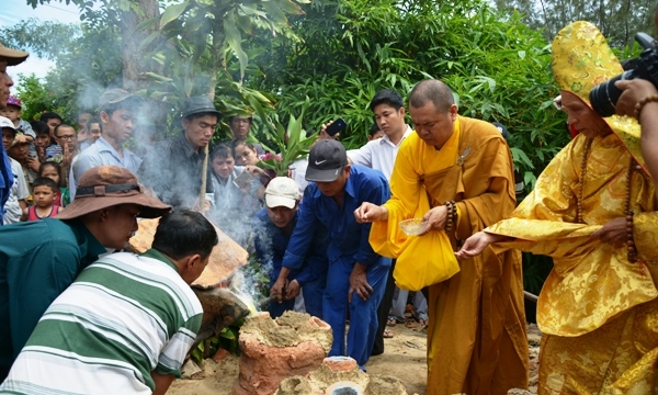 Đà Nẵng: Lễ chú nguyện đúc tượng tại chùa Huệ Quang