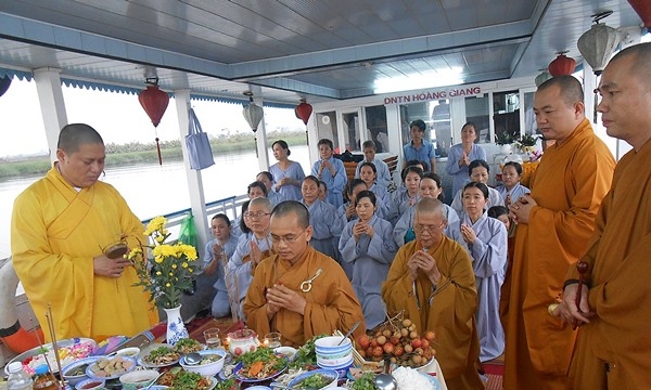 Đà Nẵng: Phóng sinh kỷ niệm Khánh đản Bồ tát Quán Thế Âm