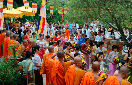 Hà Nội: Ngày 19/10/2014, Đại lễ dâng Y Kathina chùa Khmer tại Đồng Mô