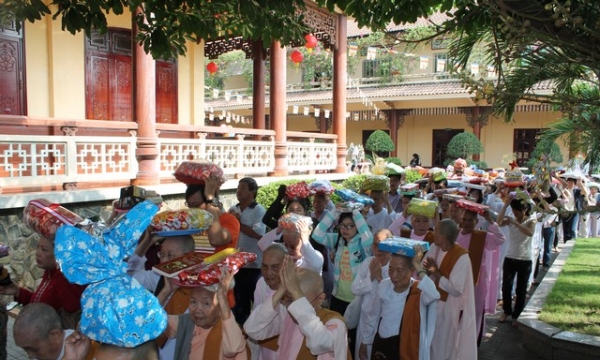 Tp.HCM: Đại lễ dâng Y Kathina tại Xá Lợi Phật Đài