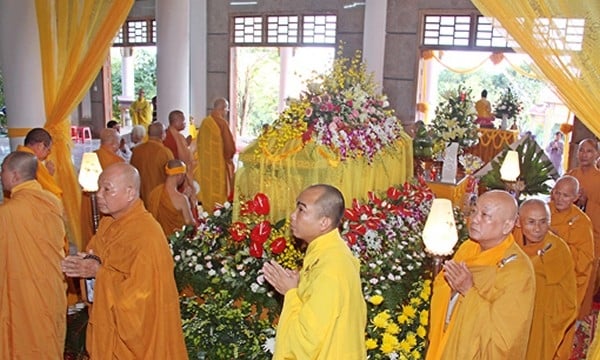 Khánh Hòa: Các đoàn kính viếng giác linh cố Hòa thượng Thích Giác Thảo