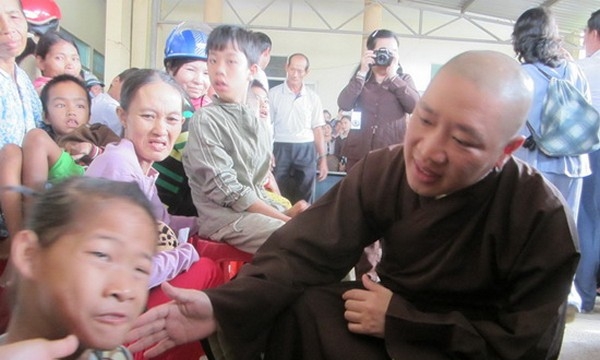 Khánh Hòa: Trao quà cho bệnh nhân nghèo, người khuyết tật tại thị xã Ninh Hòa
