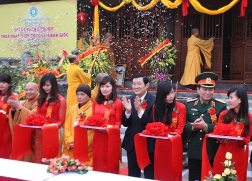 Chủ tịch nước cắt băng khánh thành chùa Phật tích Trúc Lâm Bản Giốc