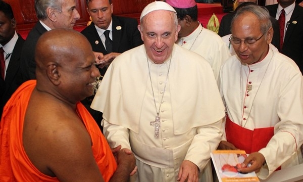 Sri Lanka: Giáo hoàng viếng thăm một ngôi chùa Phật giáo tại Thủ đô Colombo