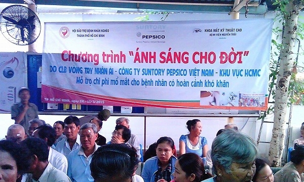 TpHCM: Hơn 400 người nghèo được phẫu thuật mắt miễn phí