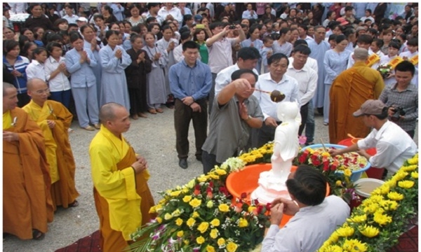 Nghệ An: Nhiều hoạt động phật sự diễn ra trong lễ Phật đản PL.2559