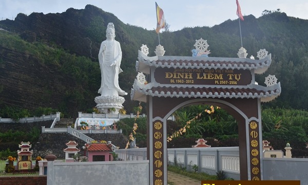 Đi chùa lễ Phật ở đảo Lý Sơn...