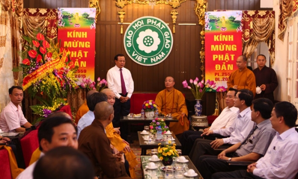 Bí thư Thành ủy Hà Nội chúc mừng Giáo hội Phật giáo mùa Phật đản 2015