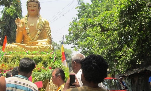 Ấn Độ: Xe hoa diễu hành cảnh nhân gian lịch sử Phật giáo thế giới