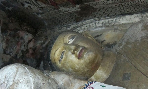 Huyền bí hang Phật Dambulla ở Sri Lanka