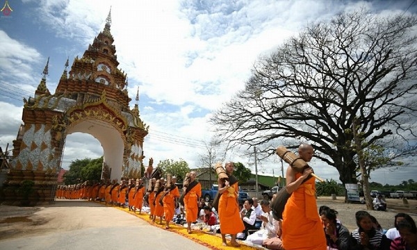 Chùm ảnh cung nghinh Xá lợi Phật tại cổ tự Wat Chedi Luang (Thái Lan)