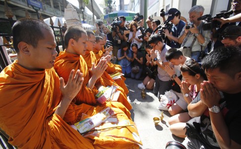 Thái Lan: Cầu siêu cho các nạn nhân ở ngôi đền bị đánh bom