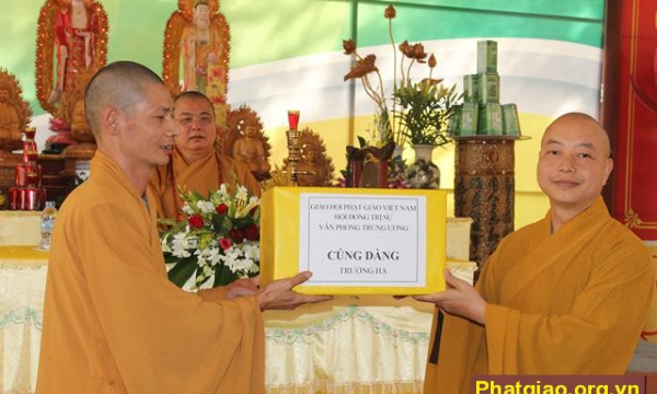 Thái Nguyên: Hòa thượng Thích Thanh Nhiễu thăm Trường hạ chùa Phù Liễn