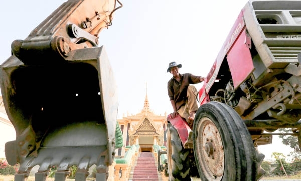 Campuchia: Nagaworld chịu bồi thường cổng rào Học viện Phật giáo 