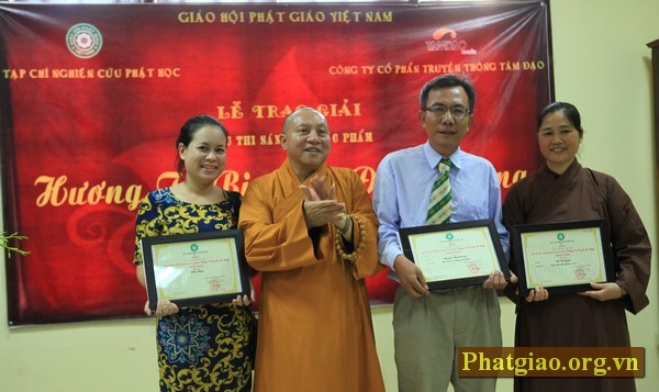 Hà Nội: Trao giải thưởng cuộc thi Hương từ bi giữa đời thường