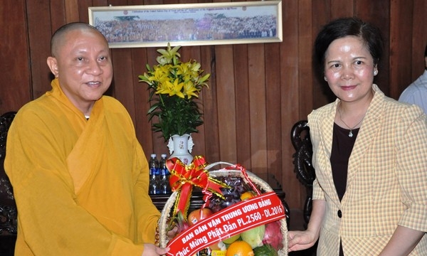 Hà Nội: Ban Dân vận T.Ư chúc mừng Phật đản tại chùa Liên Phái