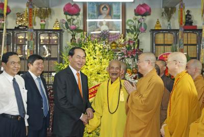 Chủ tịch nước Trần Đại Quang thăm Đại lão Hòa thượng Thích Phổ Tuệ