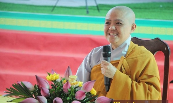 Thái Bình: Sư cô Hương Nhũ thuyết giảng tại Khóa tu Sen hồng 