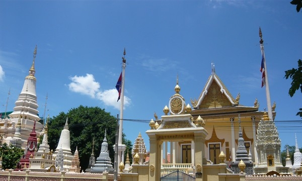 Ngôi cổ tự Wat Botum Vathey, Phnom Penh, Campuchia
