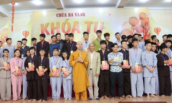 Quảng Ninh: Khóa tu mùa hè với chủ đề “Khát vọng Việt” tại chùa Ba Vàng