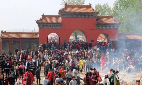 Chính phủ Trung Quốc cấm đầu tư thương mại hóa Phật giáo và Lão giáo
