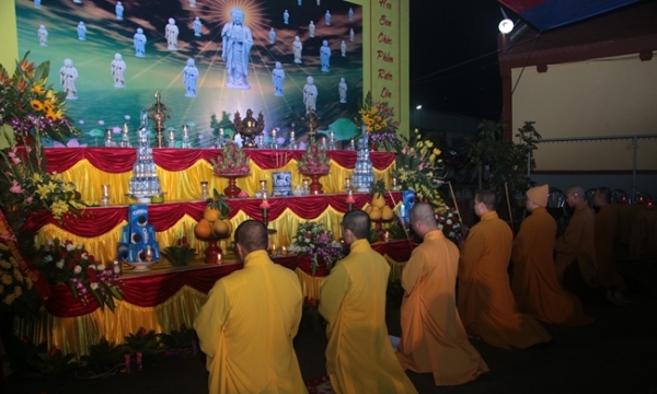 Quảng Ninh: Hoa Đăng kỷ niệm Ngày Vía đức Phật A Di Đà