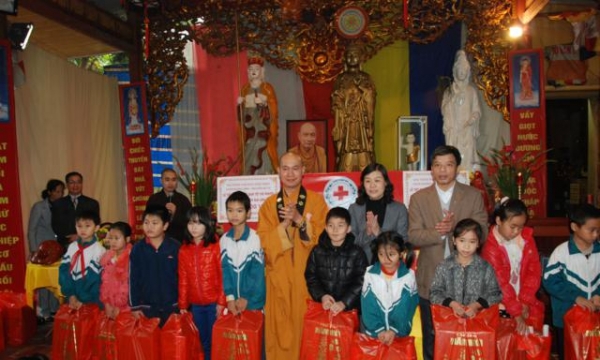 Hà Nội: Đạo tràng Ngũ Bách Hành thiện tổng kết Phật sự năm 2012