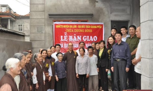 Hà Nội: Đạo tràng Ngũ Bách Hành Thiện tặng nhà tình nghĩa