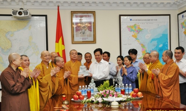 GHPGVN đón nhận tượng Phật ngọc do Thủ tướng Chính Phủ trao tặng
