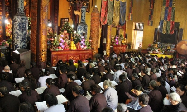 Hà Nội: Hàng nghìn phật tử tham dự ba ngày hành đạo tại chùa Quán Sứ