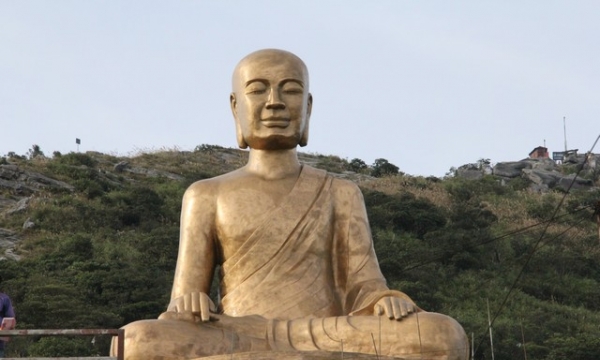 Đầu tháng 12/2013, khánh thành Tượng Phật Hoàng Trần Nhân Tông tại An Kỳ Sinh - Yên Tử
