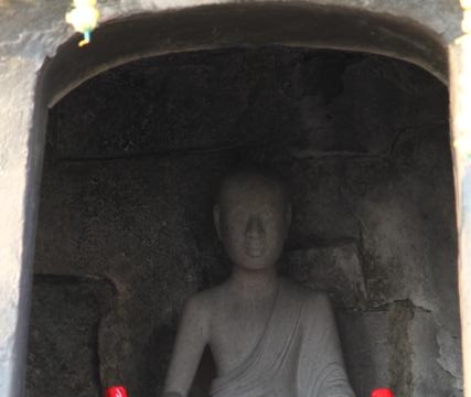 Quảng Ninh: Nhiễu Tháp, thắp hoa đăng tưởng niệm 705 năm ngày Phật Hoàng Trần Nhân Tông nhập Niết Bàn