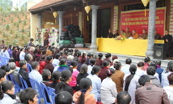 Hà Tĩnh: Phật giáo Tuyên Quang, Hà Giang từ thiện đồng bào do thiên tai, lũ lụt 
