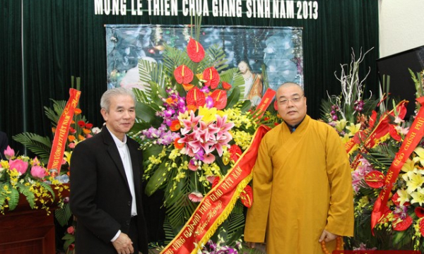 Hà Nội: GHPGVN tới thăm và chúc mừng UBĐKCG Việt Nam