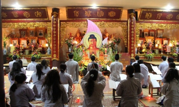 Hà Nội: CLB TTN Phật tử chùa Quán Sứ kỷ niệm khánh đản đức Phật A Di Đà