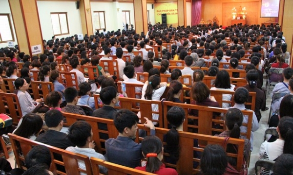 TT.Thích Chân Quang truyền lửa nhiệt huyết cho các tình nguyện viên Vesak 2014