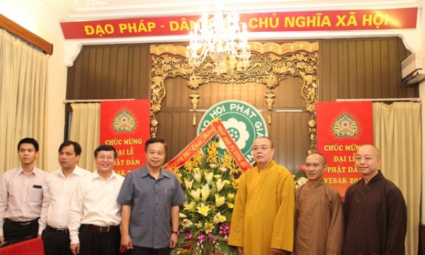 Các ban ngành T.Ư và Tp.Hà Nội chúc mừng GHPGVN nhân mùa  Phật đản PL.2558
