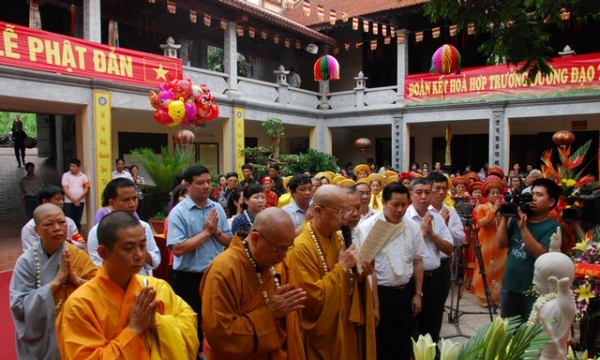 Hà Nội: Đại lễ Phật đản chùa Tứ Liên PL.2558