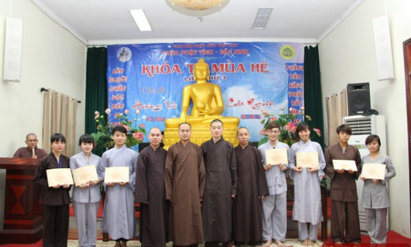 Bắc Ninh: Bế mạc khóa tu “Hướng về cội nguồn” tại chùa Phật Tích