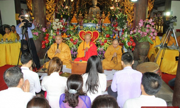 Chùm ảnh: Lễ Hằng Thuận tại chùa Phật Tích - Bắc Ninh