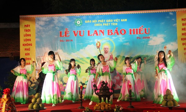 Bắc Ninh: Đêm văn nghệ kính mừng đại lễ Vu Lan chùa Phật Tích PL.2558