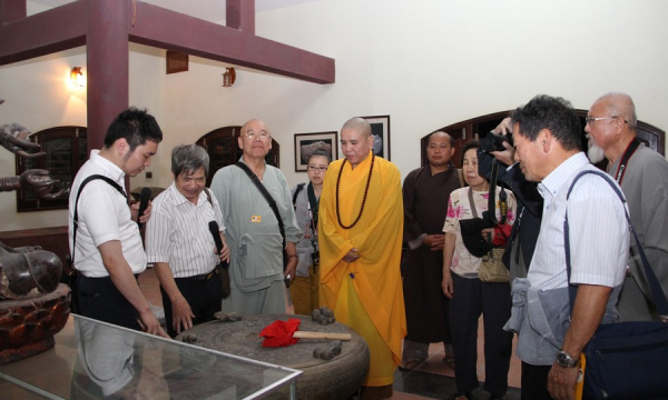 Bắc Ninh: Đoàn Phật giáo Nhật Bản đến thăm chùa Phật Tích