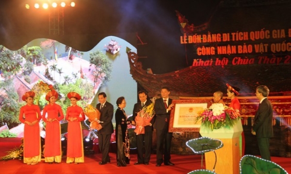 Hà Nội: Chùa Thầy đón nhận bằng Di tích Quốc gia đặc biệt