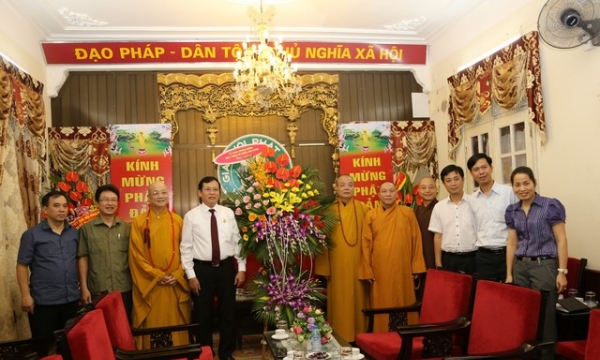 Hà Nội: Phó Chủ tịch Ủy ban T.Ư MTTQVN chúc mừng Phật đản