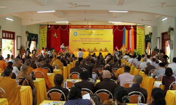 Ngày thứ 2, Khóa Bồi dưỡng Nghiệp vụ TTTT tại chùa Ba Vàng (Quảng Ninh)