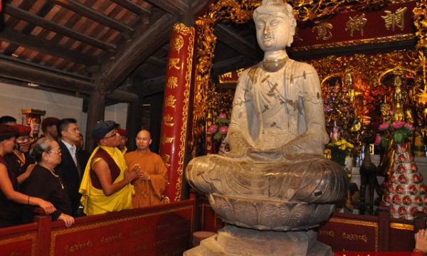 Ngài Gyalwang Drukpa đến thăm chùa Phật Tích