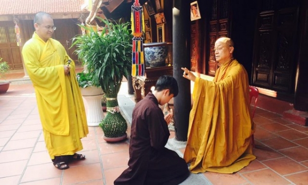 Hà Nội: Lễ thế phát xuất gia tại chùa Trấn Quốc