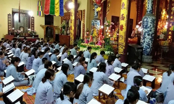 Hà Nội: CLB Thanh niên phật tử chùa Quán Sứ tụng kinh Vu Lan báo hiếu