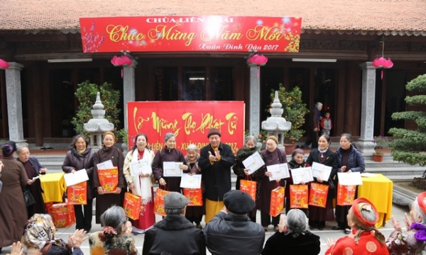 Hà Nội: Lễ mừng thọ tại chùa Liên Phái